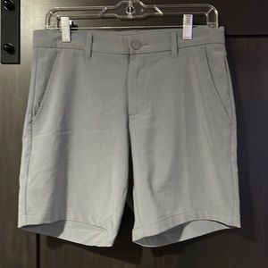 Men’s Primo Emporio golf shorts with a size 30” waist and 7” inseam